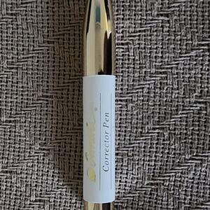 Amera Corrector Pen for beautiful nails use removes nail polish around cuticles